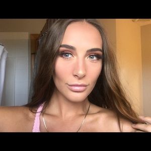 Meet your Posher, Kiana